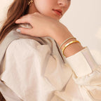 Set de bracelets-joncs et chaîne de tennis