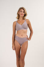 Soutien-gorge en gel sans armature et sans couture à couvrance totale avec bords festonnés