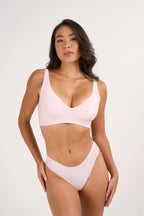 Soutien-gorge sans couture sans armatures push-up décolleté en V profond à coussinets en gel