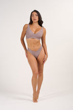 Soutien-gorge sans couture sans armatures push-up décolleté en V profond à coussinets en gel