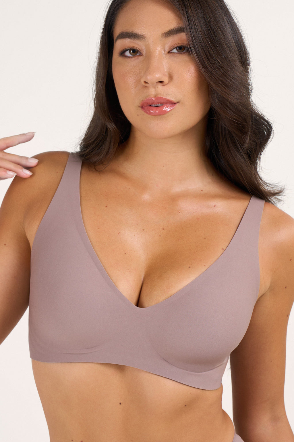 Soutien-gorge sans couture sans armatures push-up décolleté en V profond à coussinets en gel