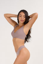 Soutien-gorge sans couture sans armatures push-up décolleté en V profond à coussinets en gel