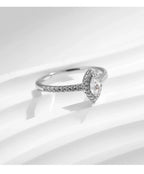 Bague de fiançailles en joaillerie fine taille marquise