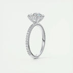 Bague ovale avec halo de moissanite