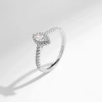 Bague de fiançailles en joaillerie fine taille marquise